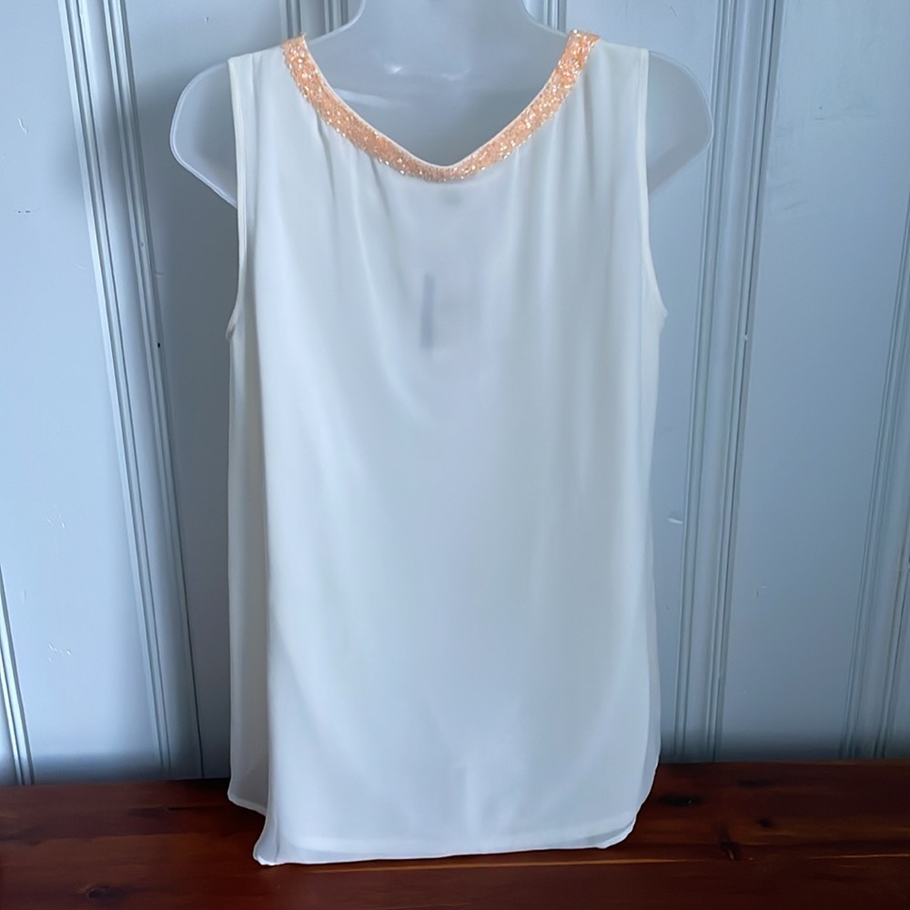 NWT Ann Taylor White Crepe Tank Top with Iridescent Peach Beaded Trim - M - Picture 4 of 7